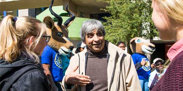 Wits Vice-Chancellor and Principal, Professor Adam Habib talks to top future Witsies Wits Vice-Chancellor and Principal, Professor Adam Habib talks to top future Witsies